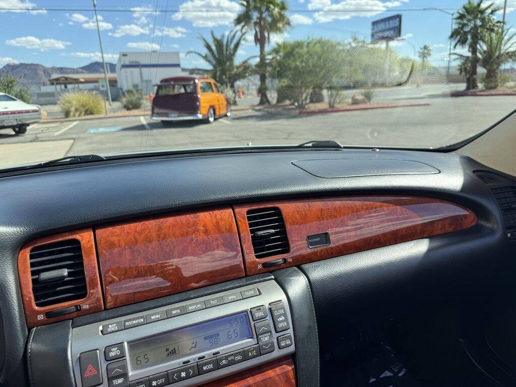 2004 Lexus SC 430 15