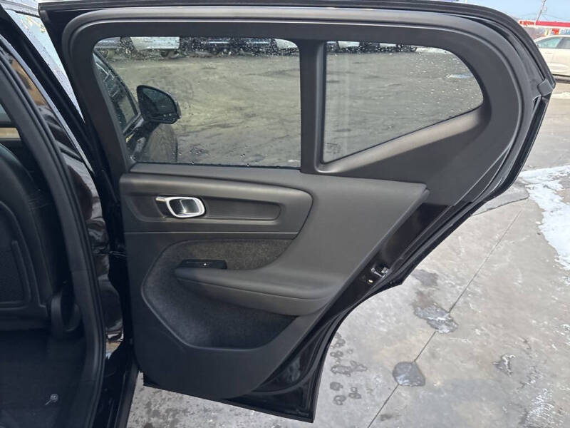 2026 Volvo XC40 B5 Plus