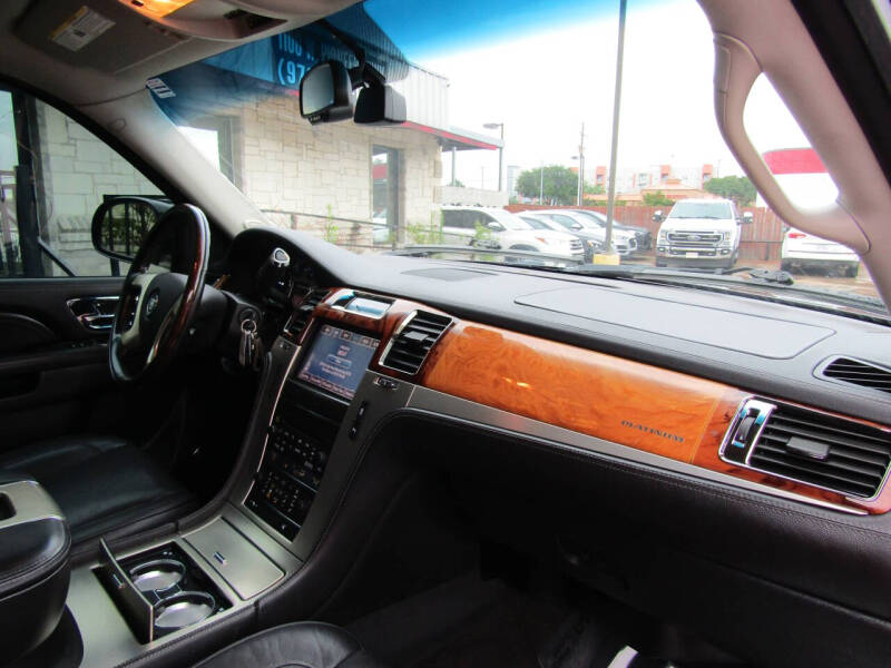 2013 Cadillac Escalade Platinum Edition
