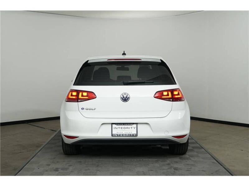 2016 Volkswagen e-Golf SE