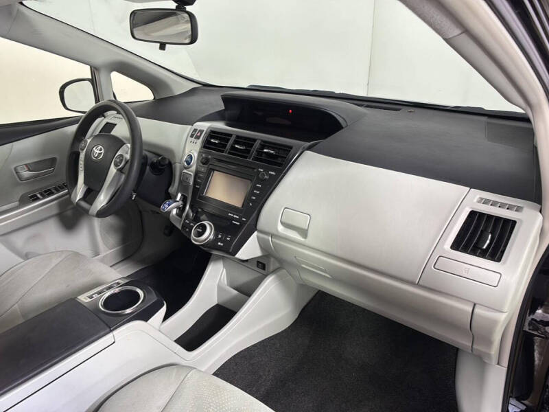 2014 Toyota Prius v Three