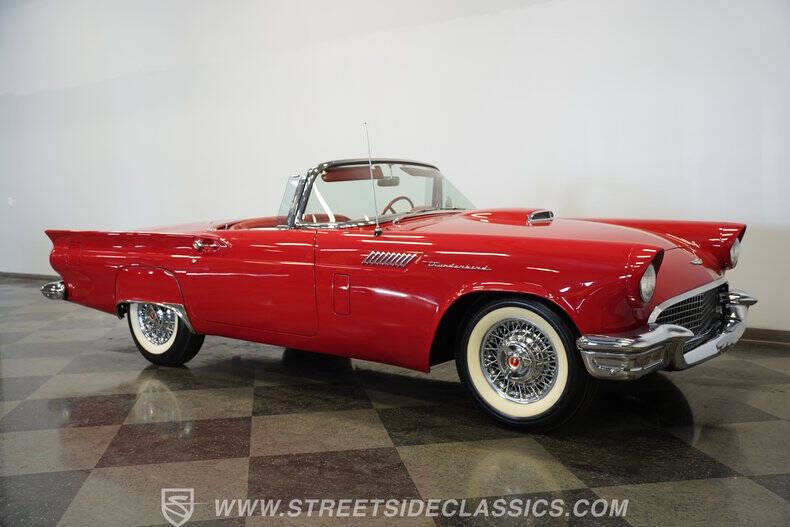 1957 Ford Thunderbird