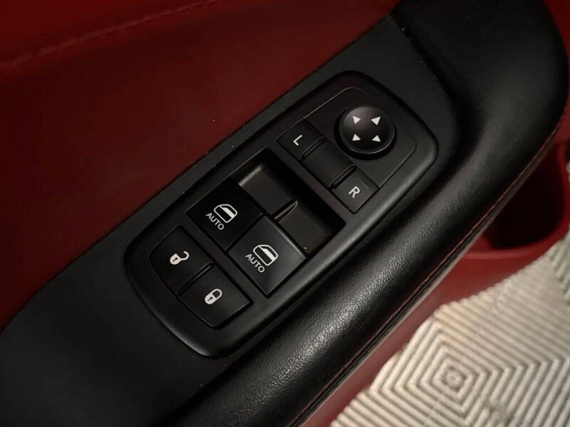 2015 Dodge Challenger SXT Plus