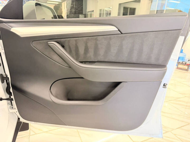 2024 Tesla Model Y Performance