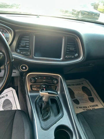 2015 Dodge Challenger SXT