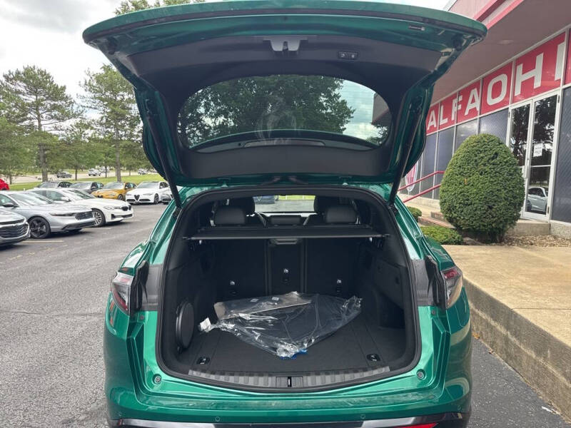 2025 Alfa Romeo Stelvio Intensa