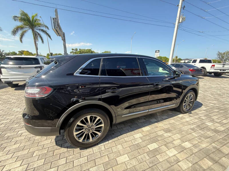 2019 Lincoln Nautilus Select