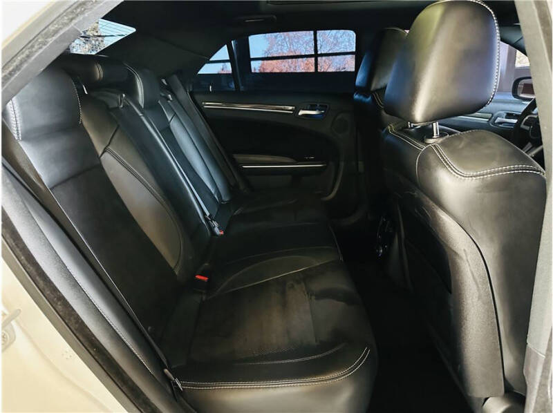 2014 Chrysler 300 SRT8