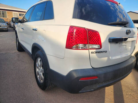 2011 Kia Sorento LX