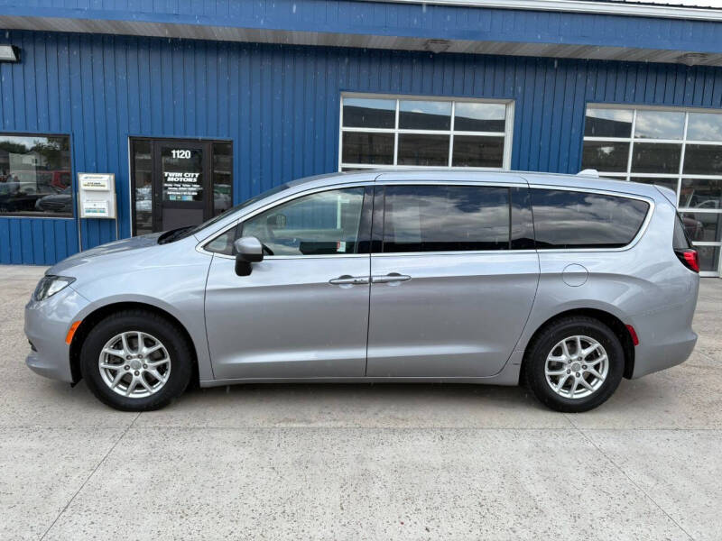 2020 Chrysler Voyager LX