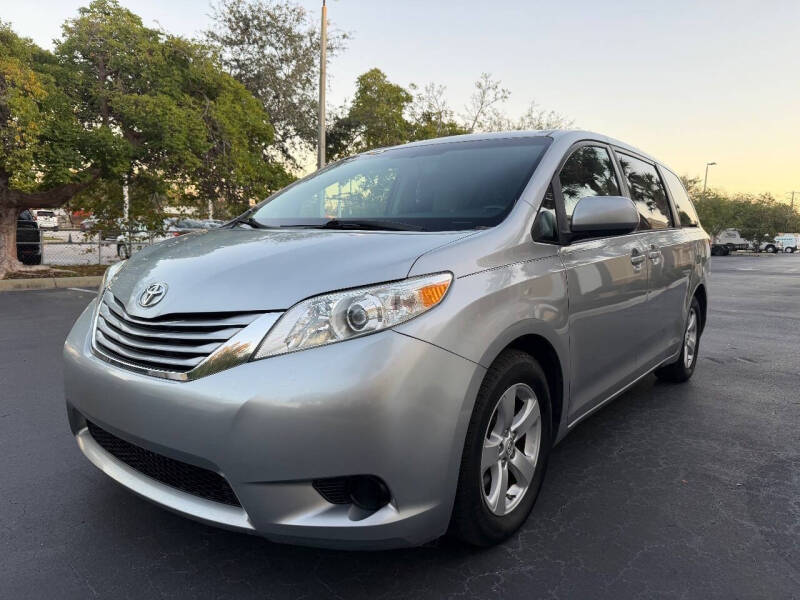 2015 Toyota Sienna LE 8-Passenger