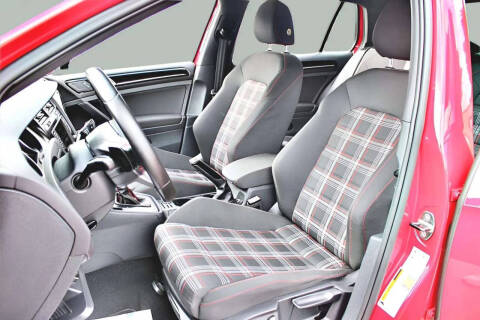 2017 Volkswagen Golf GTI S