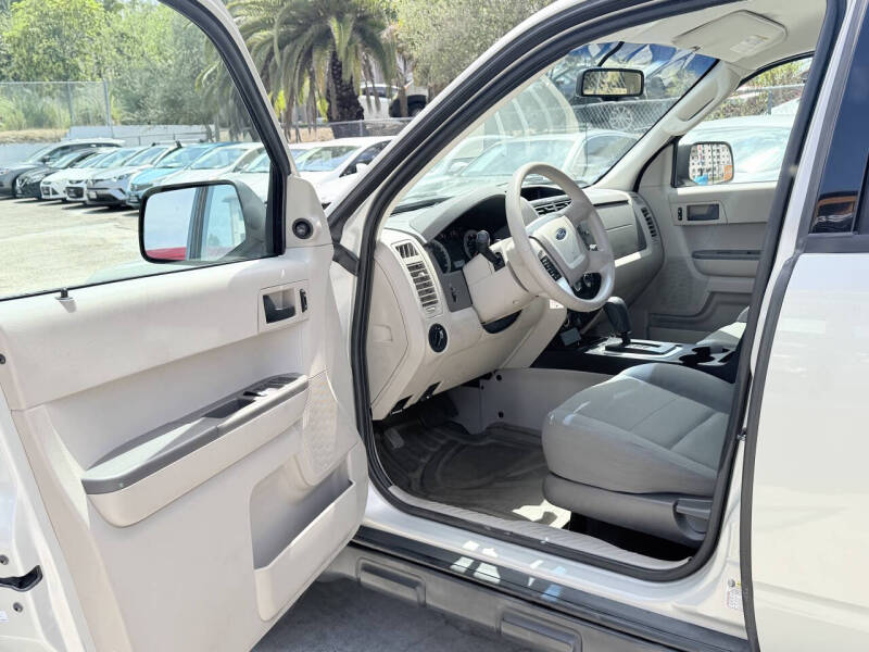 2009 Ford Escape XLS