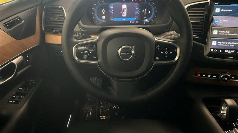 2024 Volvo XC90 B5 Plus Bright Theme