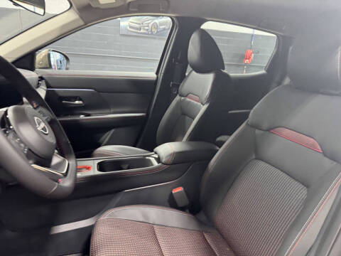 2025 Nissan Kicks SR