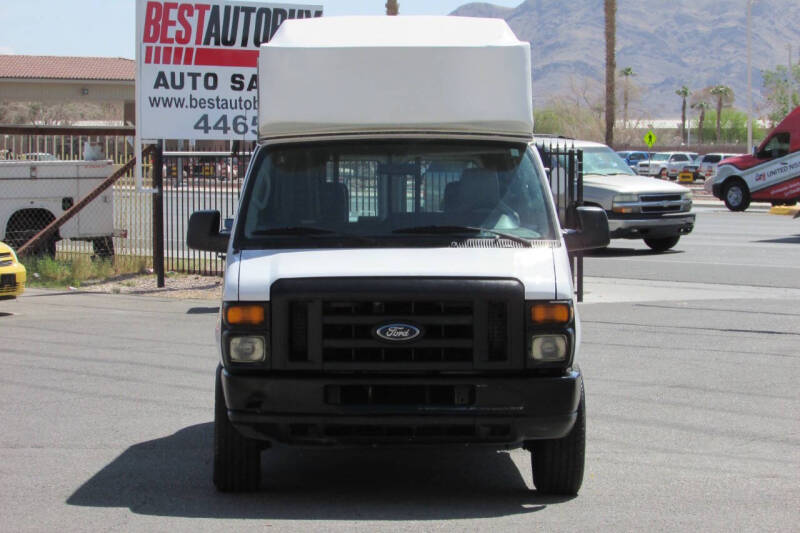 2011 Ford E-Series Econoline Van Commercial's photo