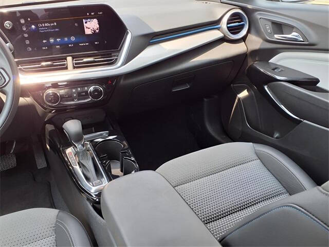 2024 Chevrolet Trax LT