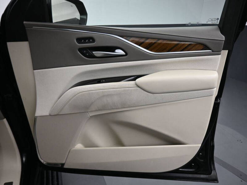 2023 Cadillac Escalade ESV Sport Platinum