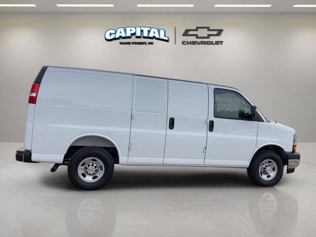 2025 Chevrolet Express 2500