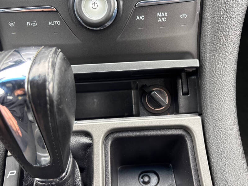 2018 Ford Taurus SEL