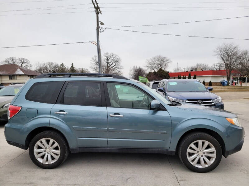 Farris Auto Car Dealer in Cottage Grove, WI