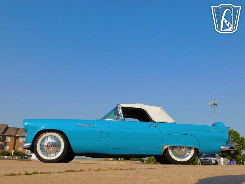 1956 Ford Thunderbird