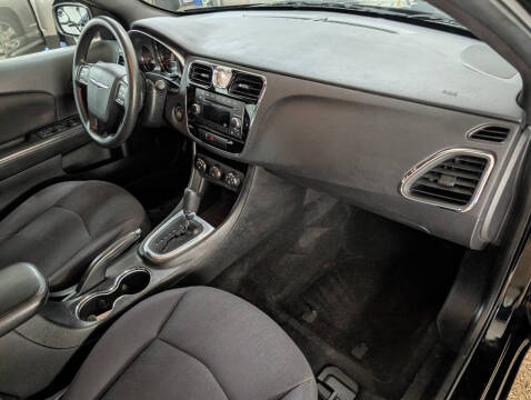 2013 Chrysler 200 LX