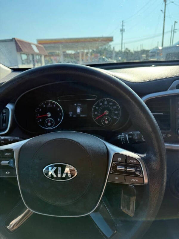 2019 Kia Sorento S V6