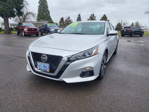 2019 Nissan Altima for sale at Pacific Auto LLC in Woodburn OR