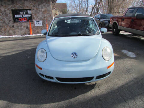 2006 Volkswagen New Beetle Convertible for sale at Nutmeg Auto Wholesalers Inc in East Hartford CT