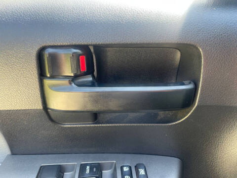 2016 Toyota Sequoia SR5