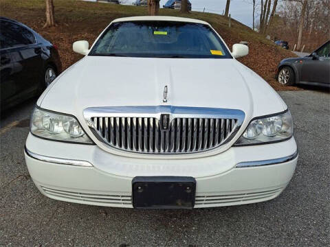 2010 Lincoln Town Car Signature Limited