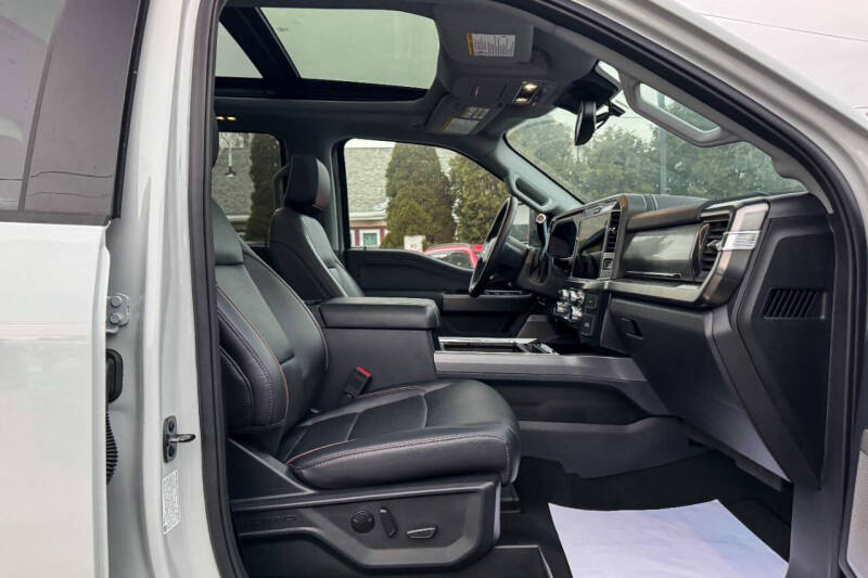 2025 Ford F-450 Super Duty Lariat