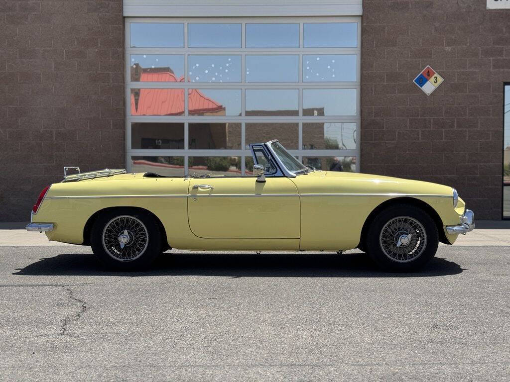 1967 MG MGB 3