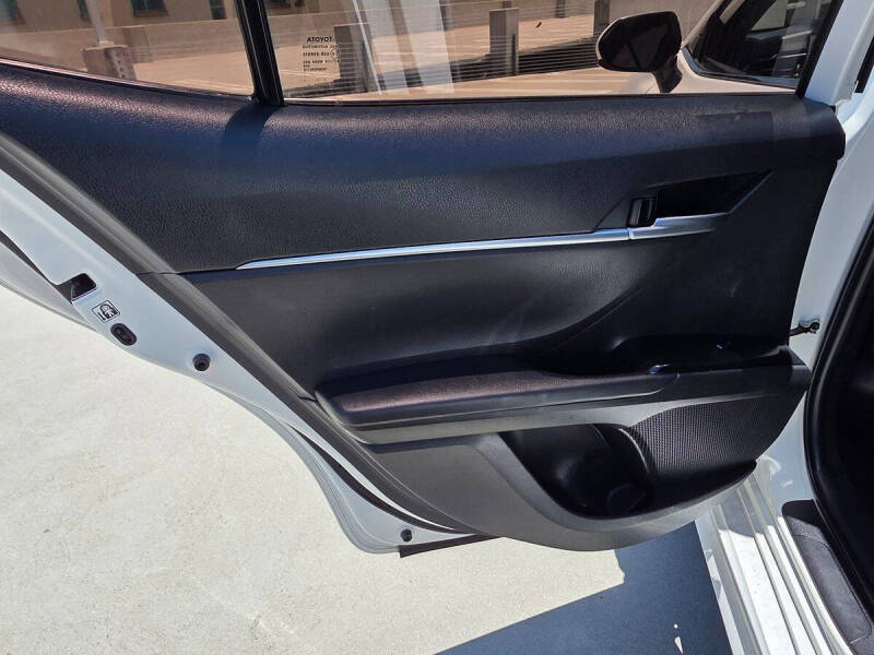 2019 Toyota Camry SE