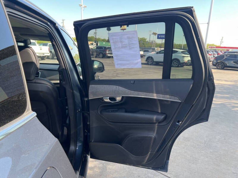 2023 Volvo XC90 Recharge T8 Ultimate Bright Theme 7P