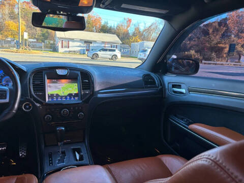 2014 Chrysler 300 SRT8