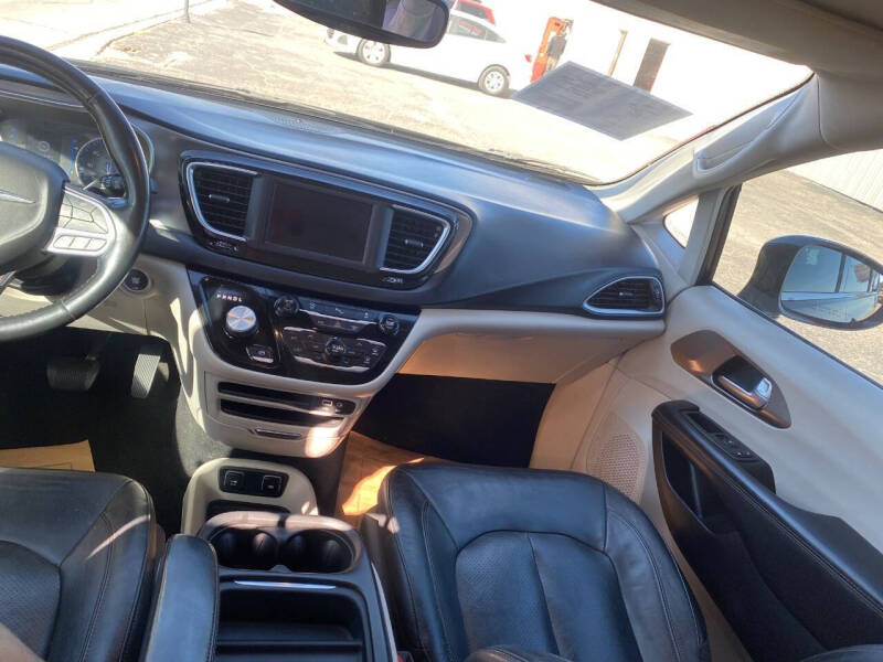 2020 Chrysler Pacifica Touring L