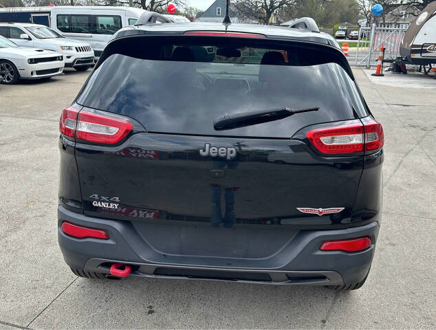 2017 Jeep Cherokee for sale at VIP Motor Sales in Hazel Park, MI