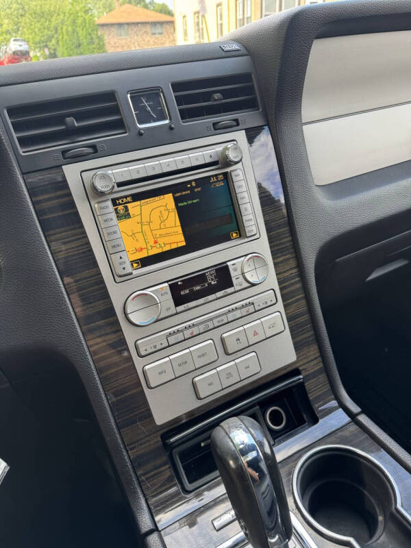 2010 Lincoln Navigator L