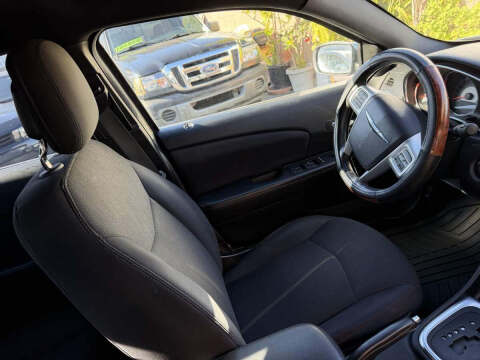 2013 Chrysler 200 Touring