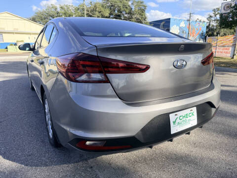 2020 Hyundai Elantra SE