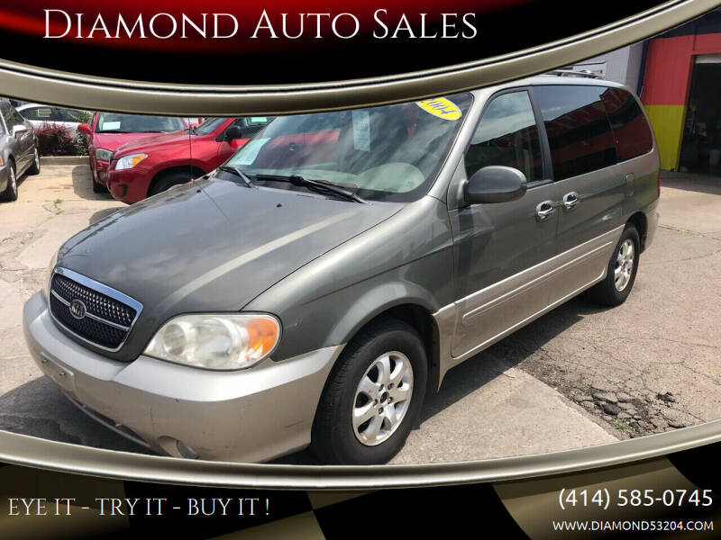 2004 Kia Sedona for sale at DIAMOND AUTO SALES LLC in Milwaukee WI