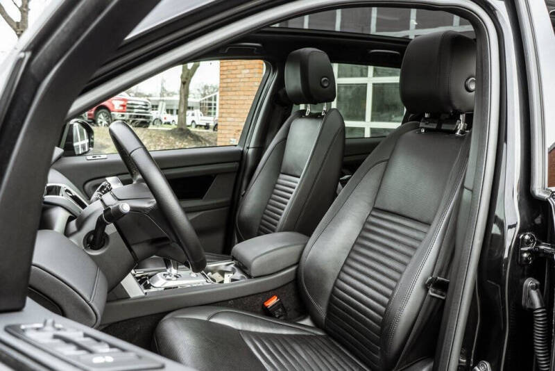 2023 Land Rover Discovery Sport P250 SE