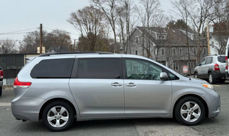 2012 Toyota Sienna