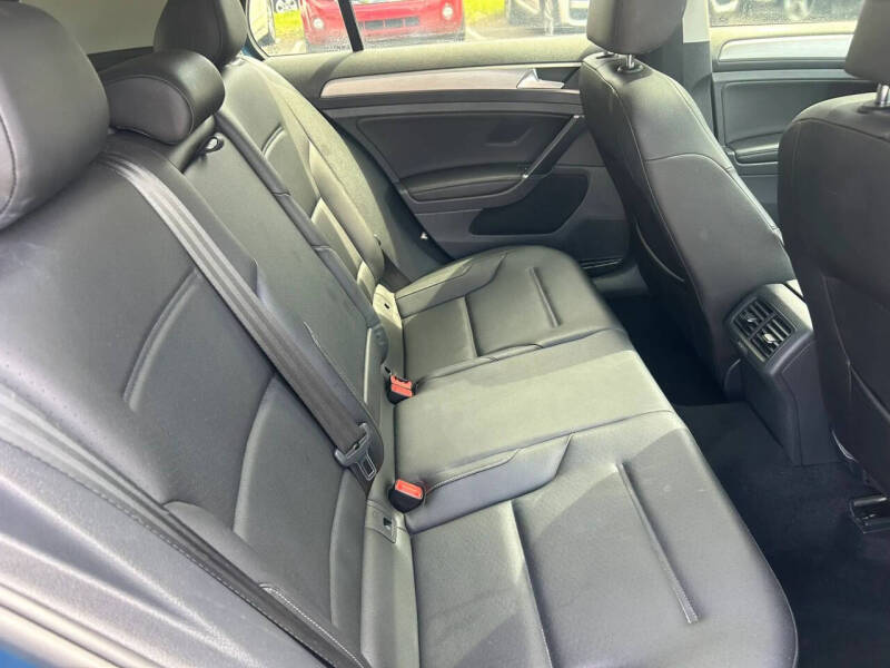 2017 Volkswagen Golf