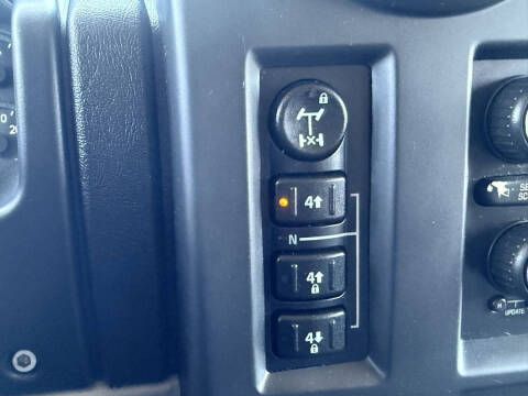 2005 HUMMER H2