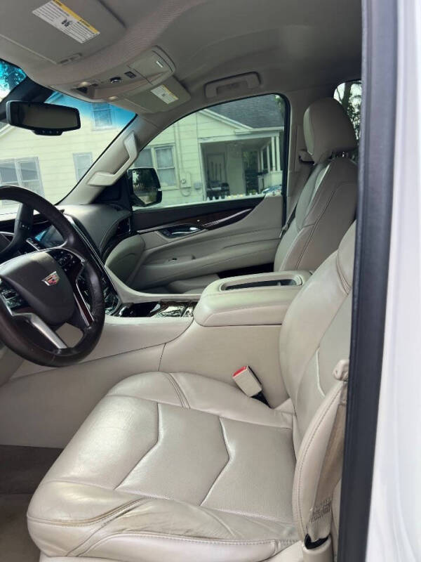 2017 Cadillac Escalade Standard