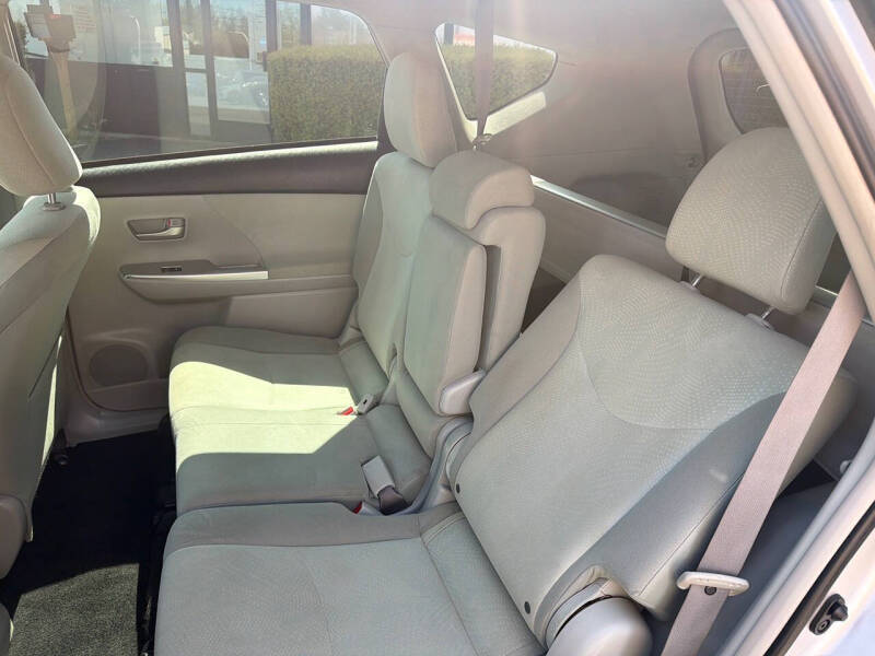 2014 Toyota Prius v Three