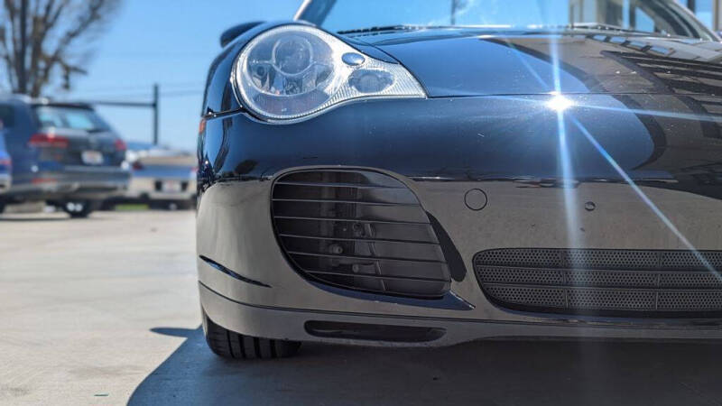 2004 Porsche 911 Carrera 4S photo 21